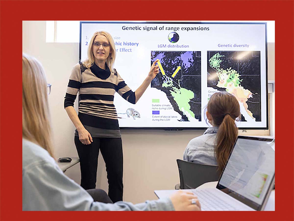 Tereza Jezkova points at a map