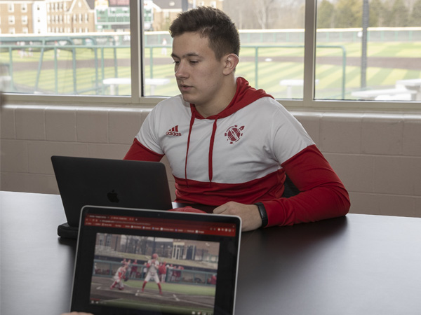 Tommy Fowler wins sports analytics championship