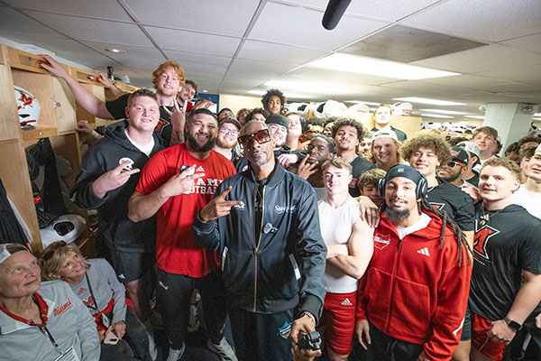 Snoop Dogg with Miami University football team at the Snoop Dogg Arizona Bowl